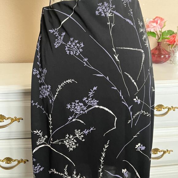 Black skirt with purple floral - Picture 3 of 5